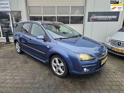 Blauw Occasion 2006 Ford Focus Futura Stationwagen | € 999 (Eerlijke prijs)