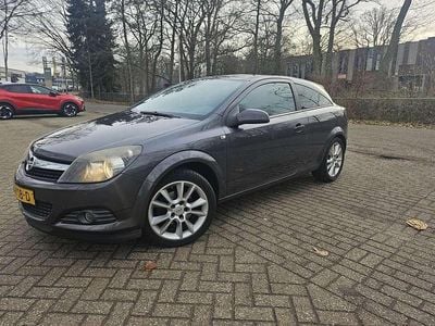 Occasion Opel Astra GTC Executive 116 PK (85 kW) 2009 Grijs Coupé