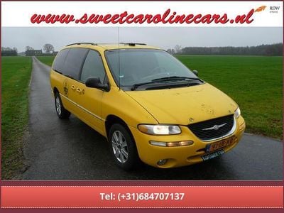 Geel Gebruikt 1997 Chrysler Town & Country MPV | € 1.500