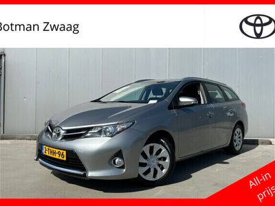 tweedehands Toyota Auris Touring Sports 1.6 VVT-i Aspiration Trekhaak | Trekgewicht 1.300 kg