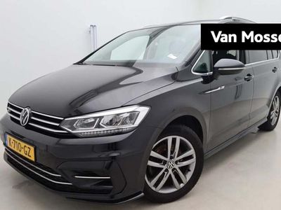 Zwart Occasion 2021 VW Touran Highline MPV | € 31.900 (Iets duurder)