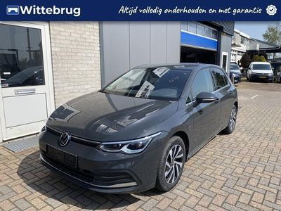 tweedehands VW Golf VIII 1.4 eHybrid Style / AUTOMAAT/ 9000 KM/ PARK. SENSOREN/ MATRIX/ DODE HOEK/ MEMORY SEATS/ ERGO ACTIVE/ STOEL EN STUUR VERWARM./ APP CONNECT/ ADAPT. CRUISE/ NAVI/ CLIMA/ DAB/ 16" LMV/