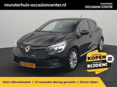 Zwart metallic Occasion 2022 Renault Clio V Intens Hatchback | € 19.500 (Eerlijke prijs)