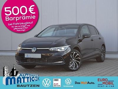 Zwart Gebruikt 2022 VW Golf VIII Style Hatchback | € 26.611 (Eerlijke prijs)