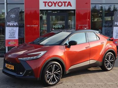 Bruin Nieuw 2025 Toyota C-HR Executive SUV | € 45.900 (Duur)
