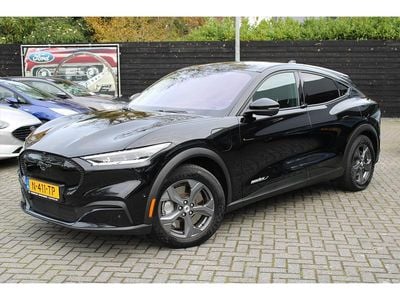 Zwart Gebruikt 2022 Ford Mustang Extended Range SUV | € 29.995