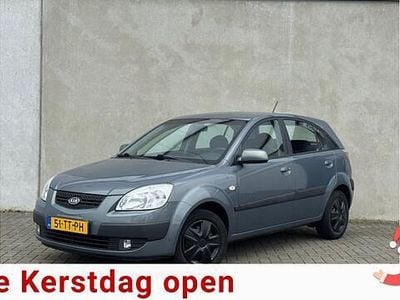 Grijs Gebruikt 2007 Kia Rio Hatchback | € 1.945 (Eerlijke prijs)