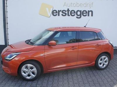 Oranje Gebruikt 2024 Suzuki Swift Hatchback | € 22.950 (Eerlijke prijs)