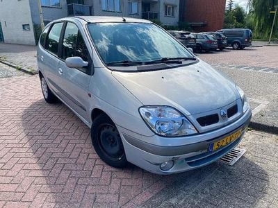 Gebruikt 2002 Renault Scénic MPV | € 1.000 (Goede deal)