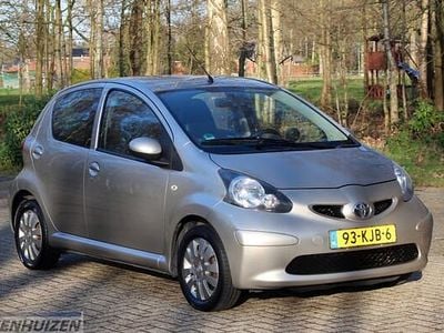 Occasion Toyota Aygo 68 PK (50 kW) 2008 Grijs Hatchback