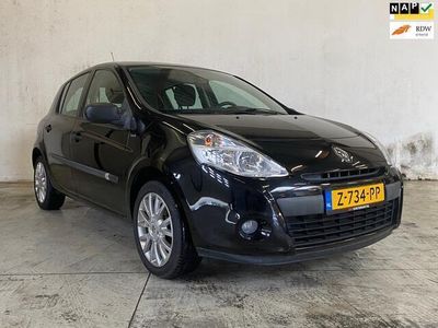Zwart Gebruikt 2012 Renault Clio IV Collection Hatchback | € 5.790 (Eerlijke prijs)