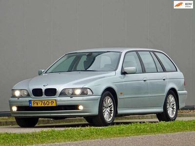 Zilver Occasion 2001 BMW 525 Lifestyle Stationwagen | € 2.440