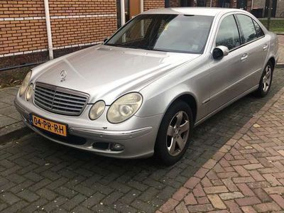 Mercedes E200