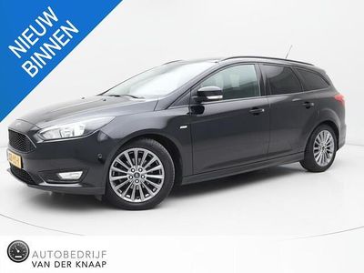 Zwart Occasion 2017 Ford Focus ST-Line Stationwagen | € 8.950 (Iets duurder)