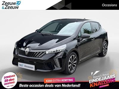 Zwart Gebruikt 2023 Renault Clio V Techno Hatchback | € 17.935 (Eerlijke prijs)