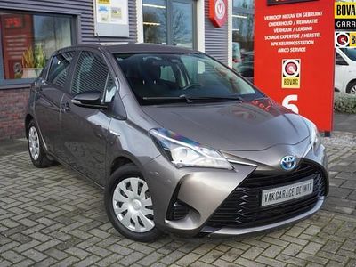 Grijs Occasion 2017 Toyota Yaris Hatchback | € 14.950 (Eerlijke prijs)