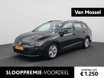 Zwart Gebruikt 2022 VW Golf VIII Life Stationwagen | € 18.900 (Eerlijke prijs)