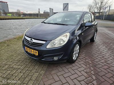 Grijs Occasion 2008 Opel Corsa Cosmo Hatchback | € 2.995 (Eerlijke prijs)