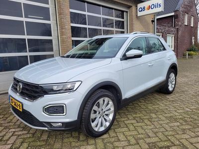 tweedehands VW T-Roc 1.5TSI SPORT 150PK met trekhaak/carplay/camera/ha