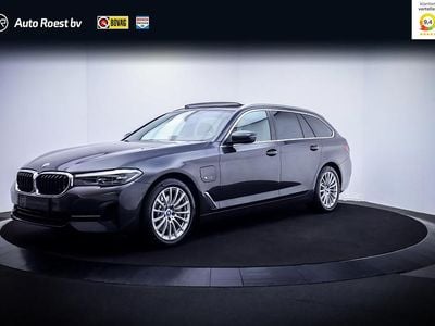 Grijs Gebruikt 2021 BMW 530e Executive Stationwagen | € 32.125 (Goede deal)