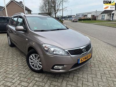 Beige Gebruikt 2010 Kia Ceed Hatchback | € 3.995 (Goede deal)