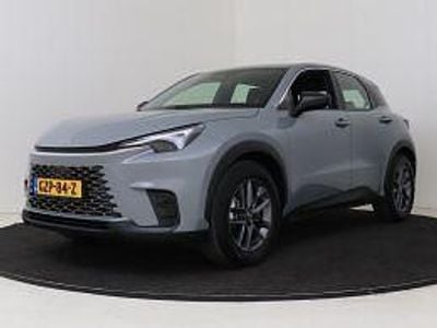 Grijs Gebruikt 2025 Lexus LBX SUV | € 36.950 (Goede deal)