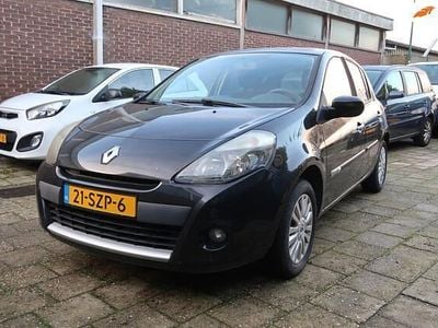Zwart Gebruikt 2012 Renault Clio IV Collection Hatchback | € 3.950 (Eerlijke prijs)