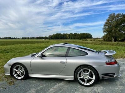 Porsche 911 Carrera 4