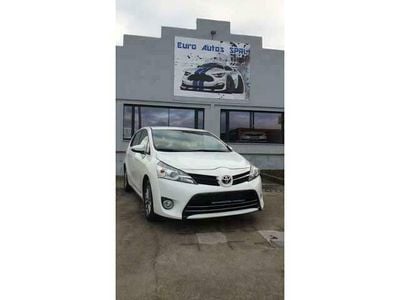 Wit Gebruikt 2016 Toyota Verso MPV | € 12.900