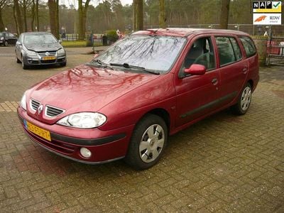 Occasion Renault Mégane GrandTour Authentique 2000 Rood (metallic) Stationwagen