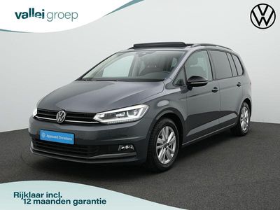 Grijs Gebruikt 2023 VW Touran Highline MPV | € 46.900