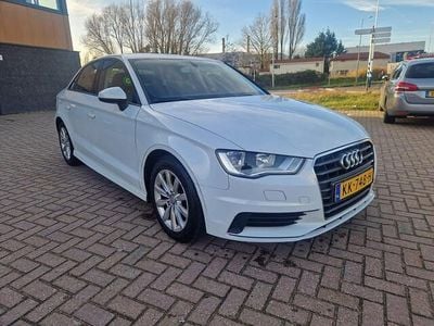 Wit Gebruikt 2015 Audi A3 Attraction Sedan | € 6.450 (Eerlijke prijs)