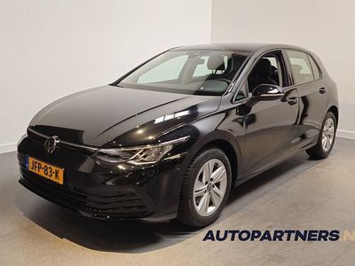 Zwart Gebruikt 2024 VW Golf VIII Business Hatchback | € 29.950 (Eerlijke prijs)
