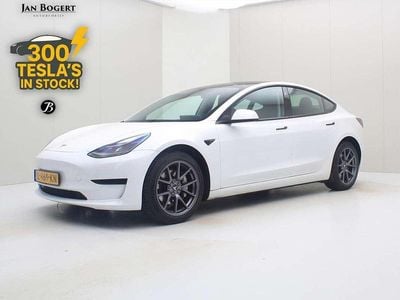 Wit Gebruikt 2021 Tesla Model 3 Standard Range Sedan | € 24.999 (Eerlijke prijs)