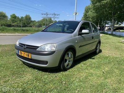 Grijs Occasion 2002 Opel Corsa Sport Hatchback | € 1.199 (Eerlijke prijs)
