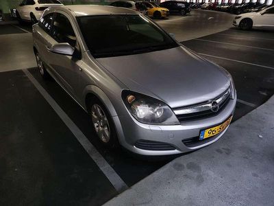 Zilver Gebruikt 2006 Opel Astra Edition Coupé | € 1.000 (Goede deal)