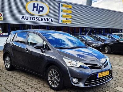 Grijs Gebruikt 2015 Toyota Verso Business Edition MPV | € 13.500