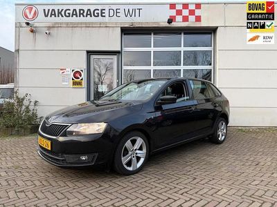 Zwart (metallic) Occasion 2015 Skoda Rapid Style Hatchback | € 7.950 (Eerlijke prijs)