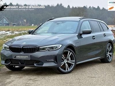 Grijs Occasion 2021 BMW 330e Executive Sedan | € 29.995 (Goede deal)
