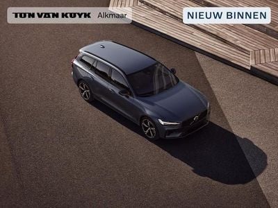 Blauw Nieuw 2025 Volvo V60 Plus Stationwagen | € 61.435 (Eerlijke prijs)