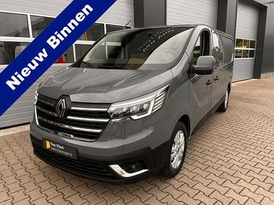 Grijs Gebruikt 2024 Renault Trafic Luxe MPV | € 31.750 (Goede deal)