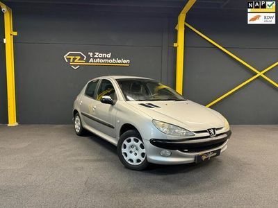 tweedehands Peugeot 206 1.4-16V Gentry | Airco | Elektrische ramen | NAP | nette auto