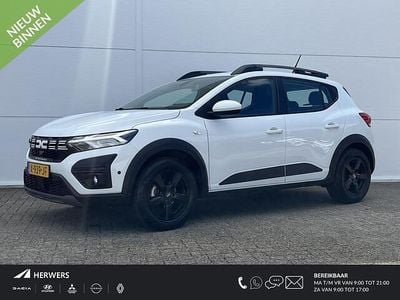 Wit Gebruikt 2023 Dacia Sandero Expression Hatchback | € 16.285 (Eerlijke prijs)