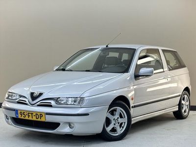 tweedehands Alfa Romeo 2000 145 1.4-16V T.Spark, 104Pk, Origineel Nederlands, Distributieriem vervangen 2023, Elektrische ramen, Radio, Airco, Lichtmetalen velgen,