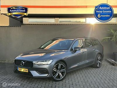 Grijs Occasion 2021 Volvo V60 Momentum Stationwagen | € 19.950 (Eerlijke prijs)