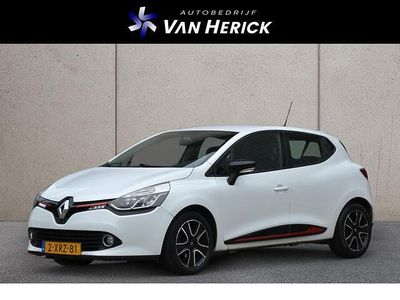 Wit Occasion 2014 Renault Clio IV Expression Hatchback | € 7.445 (Eerlijke prijs)