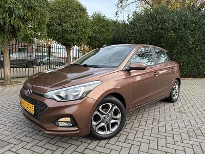 Bruin (metallic) Gebruikt 2019 Hyundai i20 Hatchback | € 14.950 (Iets duurder)