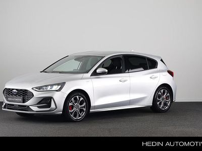 Grijs Gebruikt 2023 Ford Focus ST-Line Hatchback | € 22.945 (Eerlijke prijs)