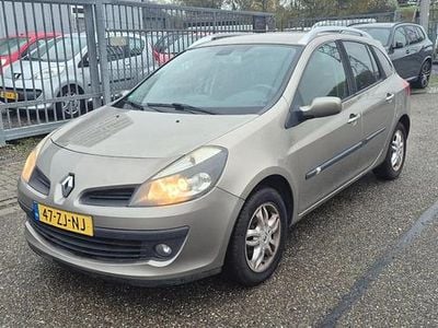 Beige (metallic) Occasion 2008 Renault Clio GrandTour Dynamique Stationwagen | € 1.445 (Eerlijke prijs)