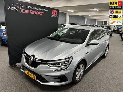 Grijs (metallic) Gebruikt 2023 Renault Mégane GrandTour Equilibre Stationwagen | € 16.950 (Goede deal)